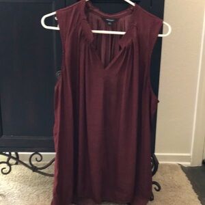Simply Vera Verawang Burgundy Sleeveless Top